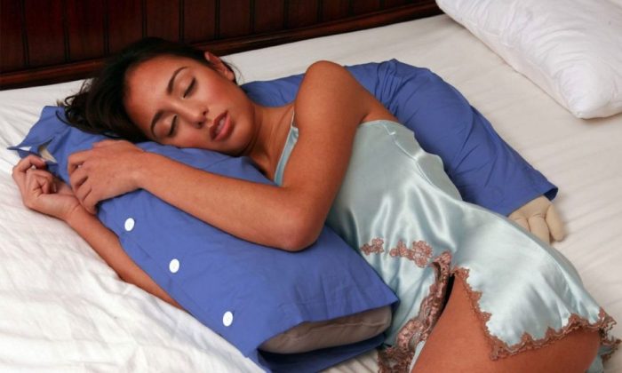 Робот для поцелуев и подушка для обнимашек: 9 гаджетов для одиноких людей