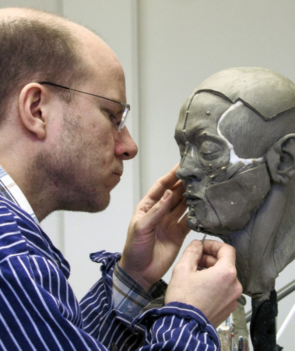 Скульптор-археолог создаёт максимально точные портреты людей, живших несколько тысяч лет назад 