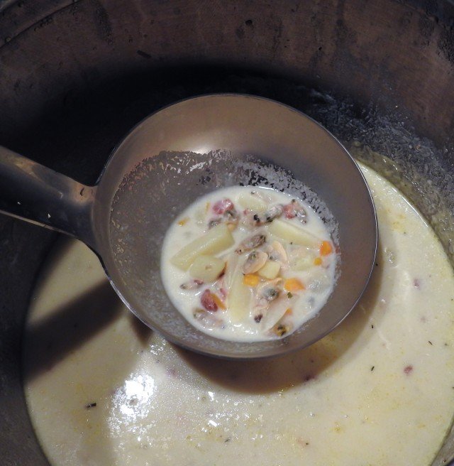 Уха с морепродуктами на молоке и сливках по американски (Clam Chowder)