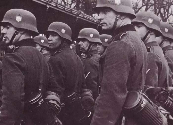 Зачем немецким солдатам нужен был на поясе загадочный металлический цилиндр