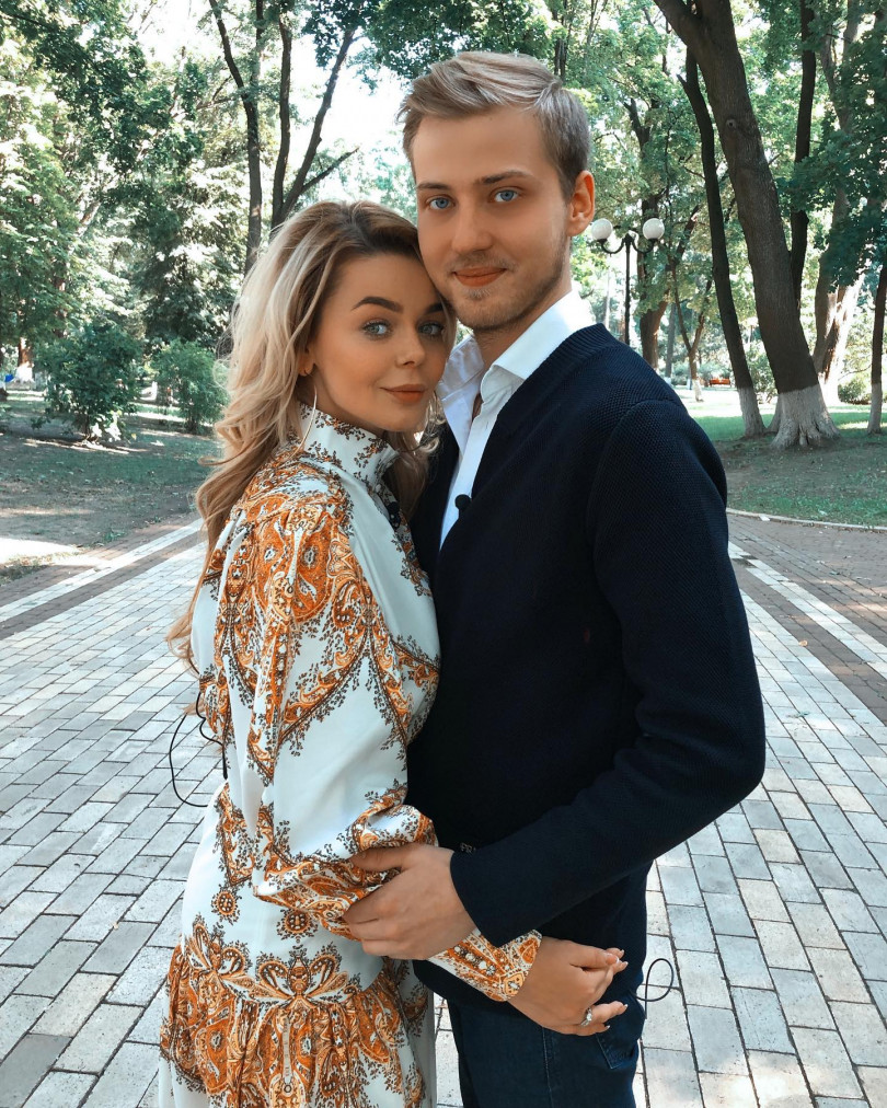 Алина Гросу об отношениях с мужем-айтишником: «Я у него ничего не прошу, сама себе покупаю подарки»
