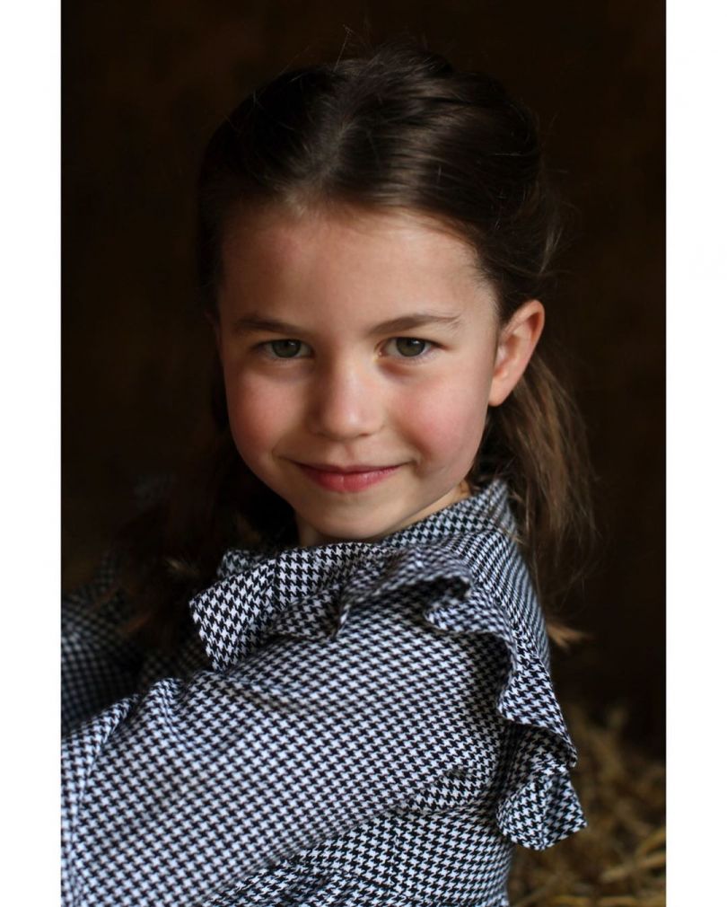 Как она похожа на Елизавету II! Новые фото 5-летней принцессы Шарлотты поразили поклонников