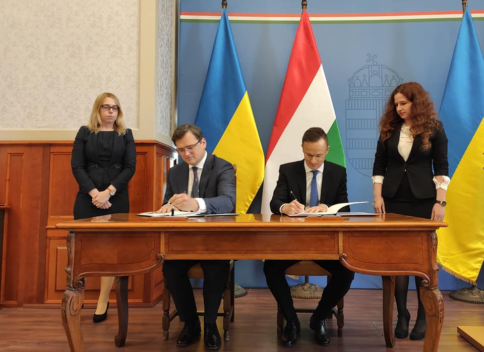 Орбана зовут в Киеве: Кулеба в Венгрии передал приглашение Зеленского 