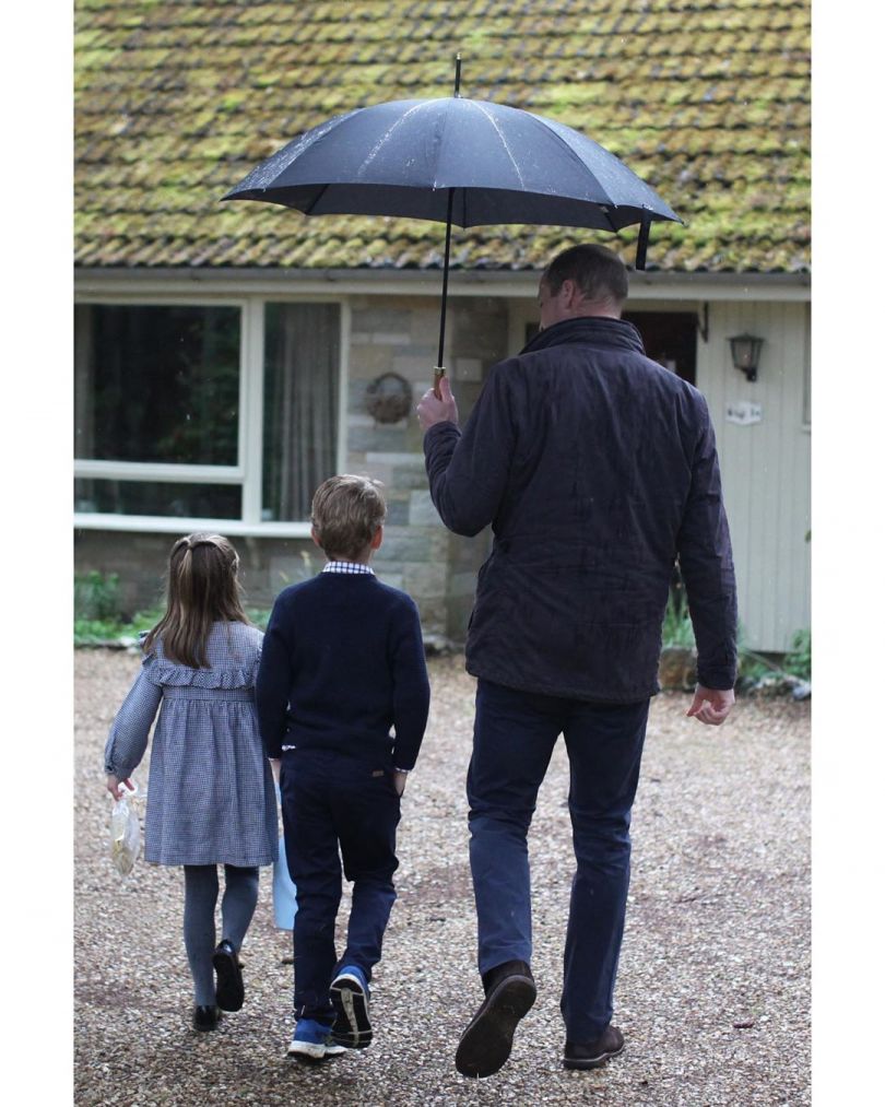 Это лучшее фото: Кейт Миддлтон показала новый снимок принца Уильяма с маленькими детьми