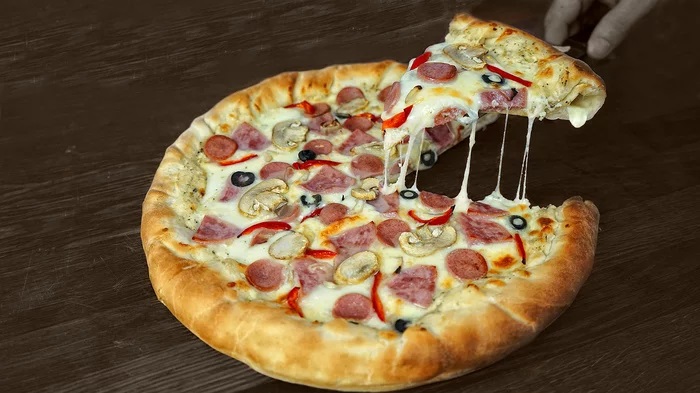 Пицца с сырным бортом