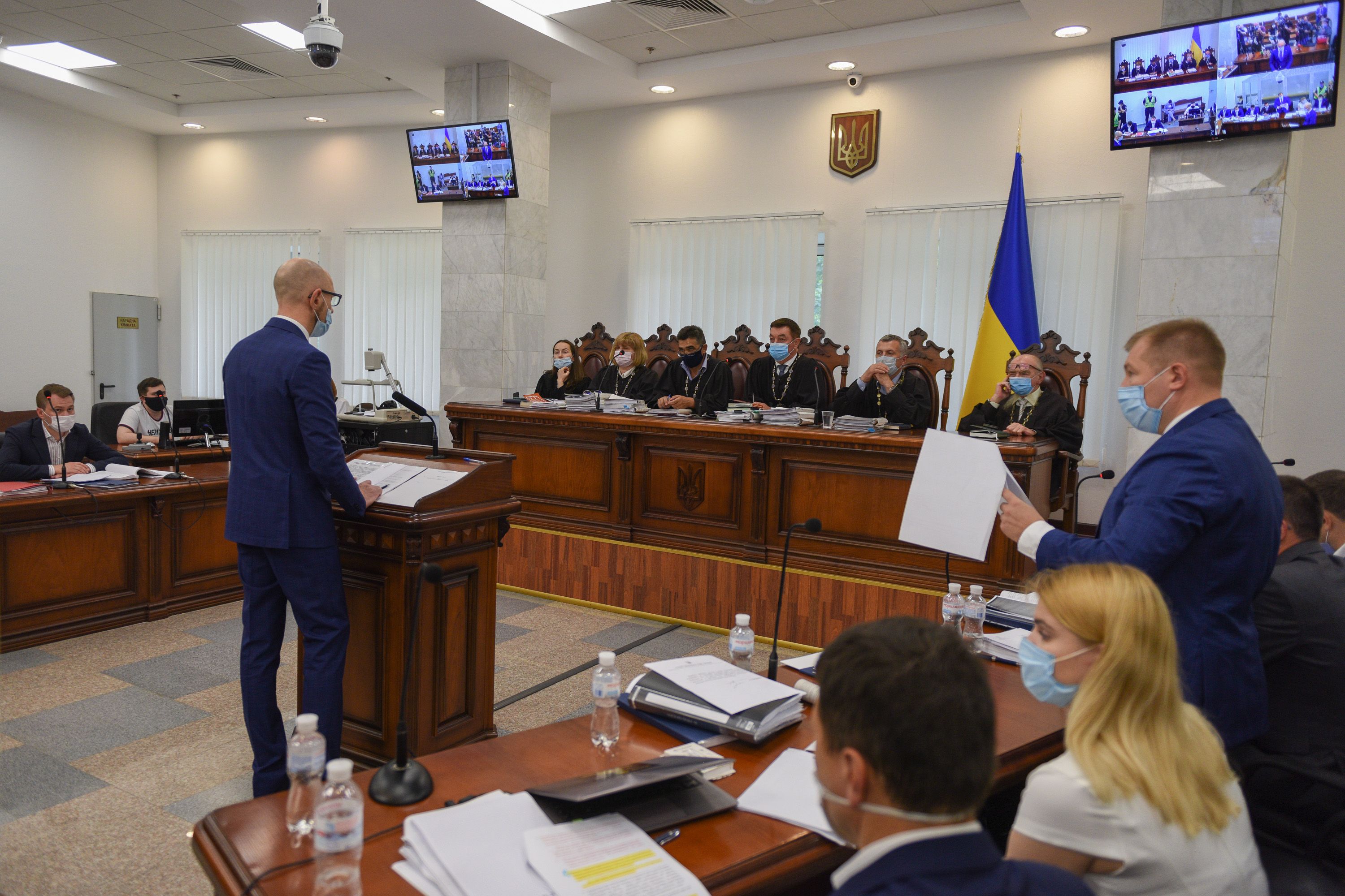 Яценюк выступил в качестве свидетеля по делу о госизмене Януковича