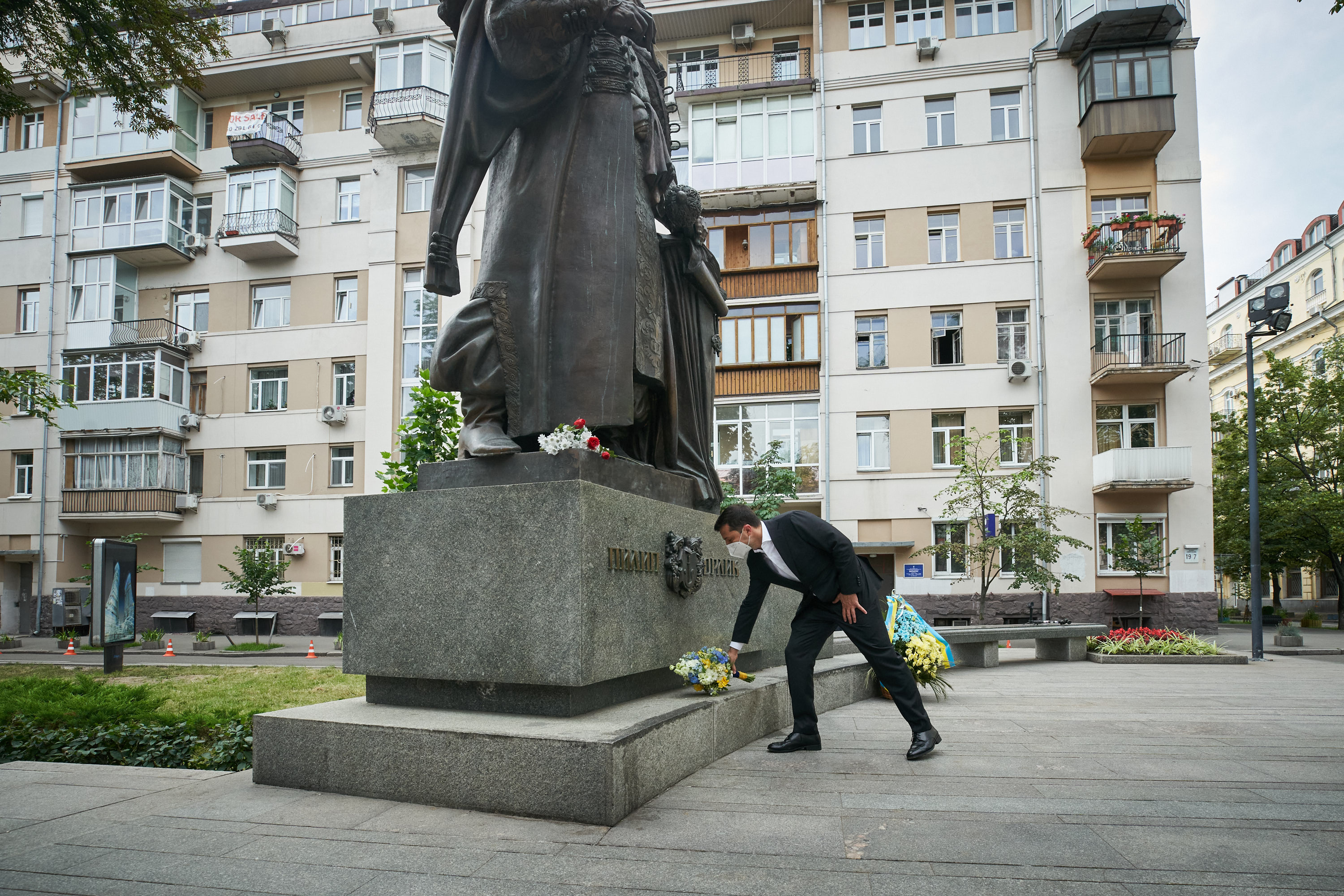 Зеленский почтил творца первой украинской Конституции (фото)