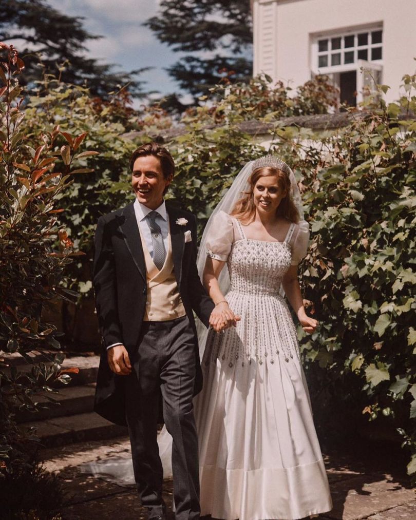 Меган Маркл и Кейт Миддлтон поздравили принцессу Беатрис со свадьбой