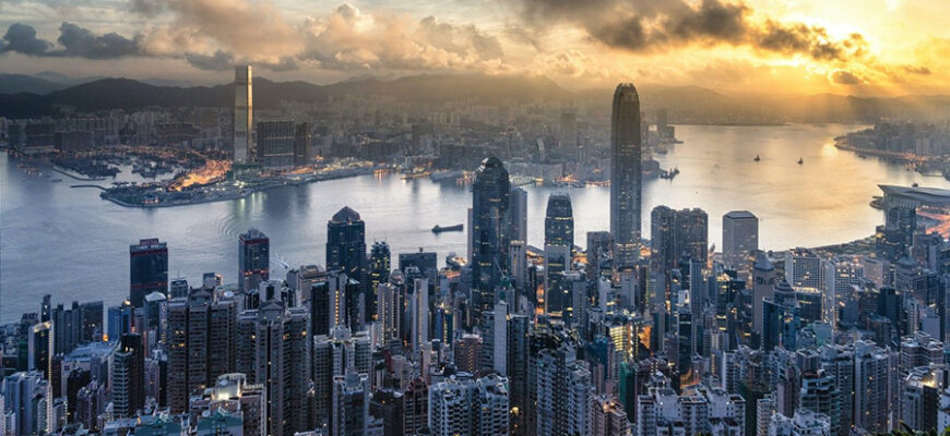 В Гонконге у трейдера отобрали $451 000 после продажи USDT за наличные